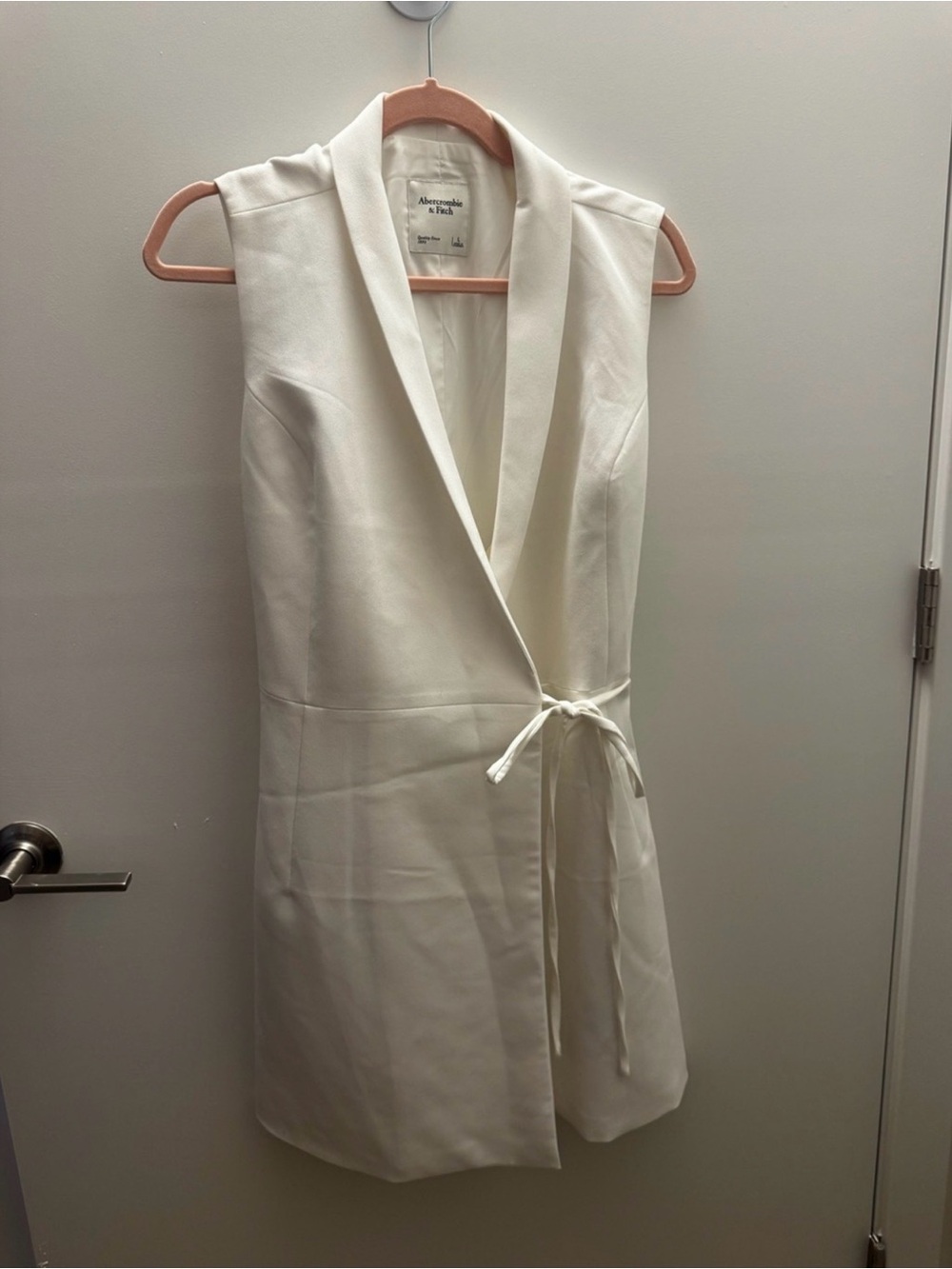 NWT Abercrombie & Fitch Cream Sleeveless Wrap Vest